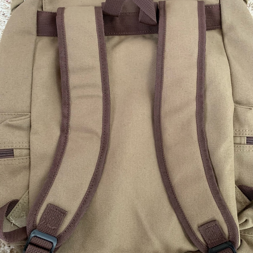 New Bella Rosa Backpack - Picture 2 of 7